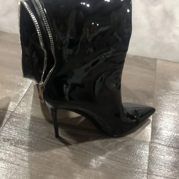 Black Patent Heeled Boots - Picture 4 of 5